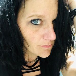 Meet your Posher, Hopie